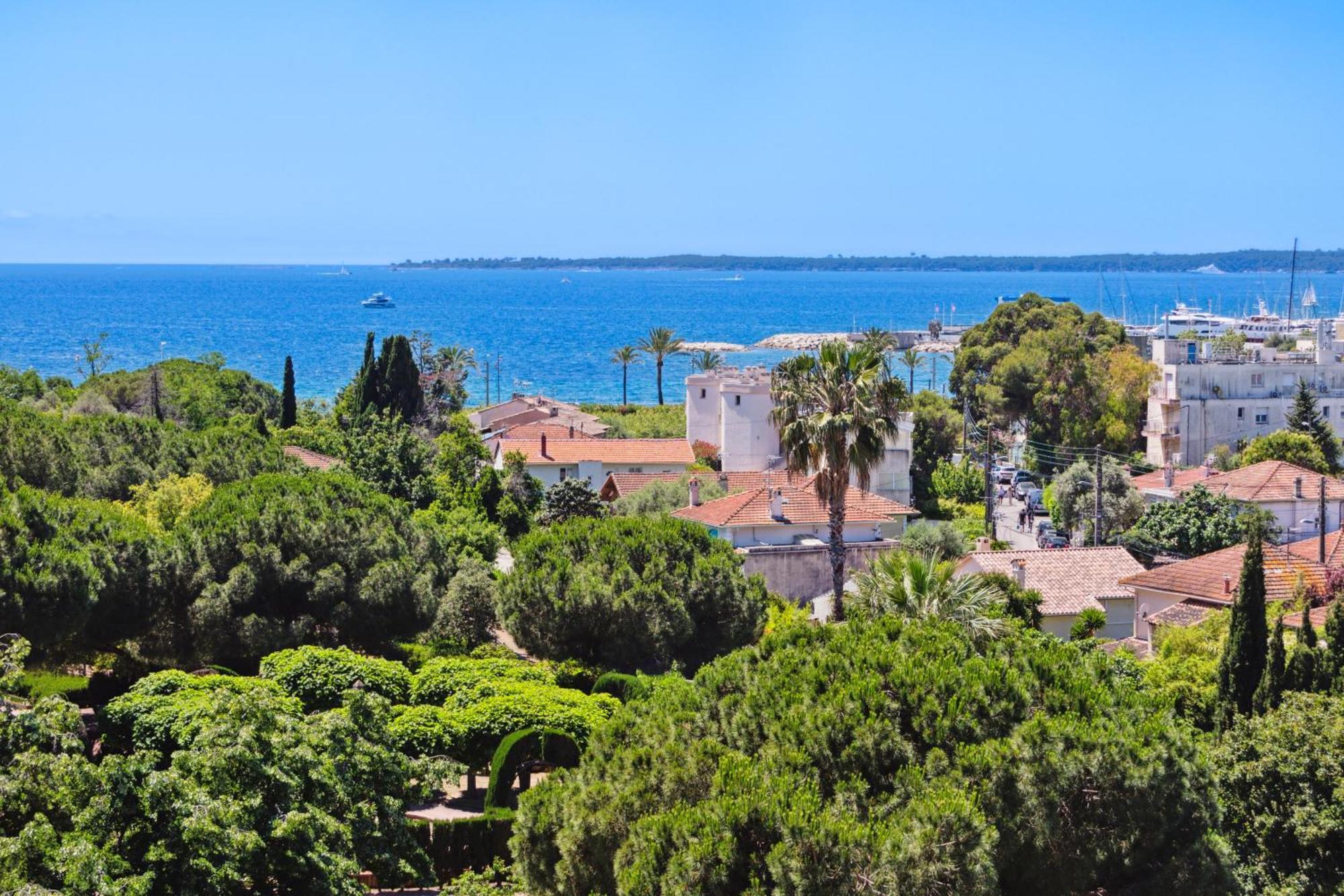 Duplex Villa Les Pins 89M2 Et Terrasse 30M2 Antibes Exterior photo