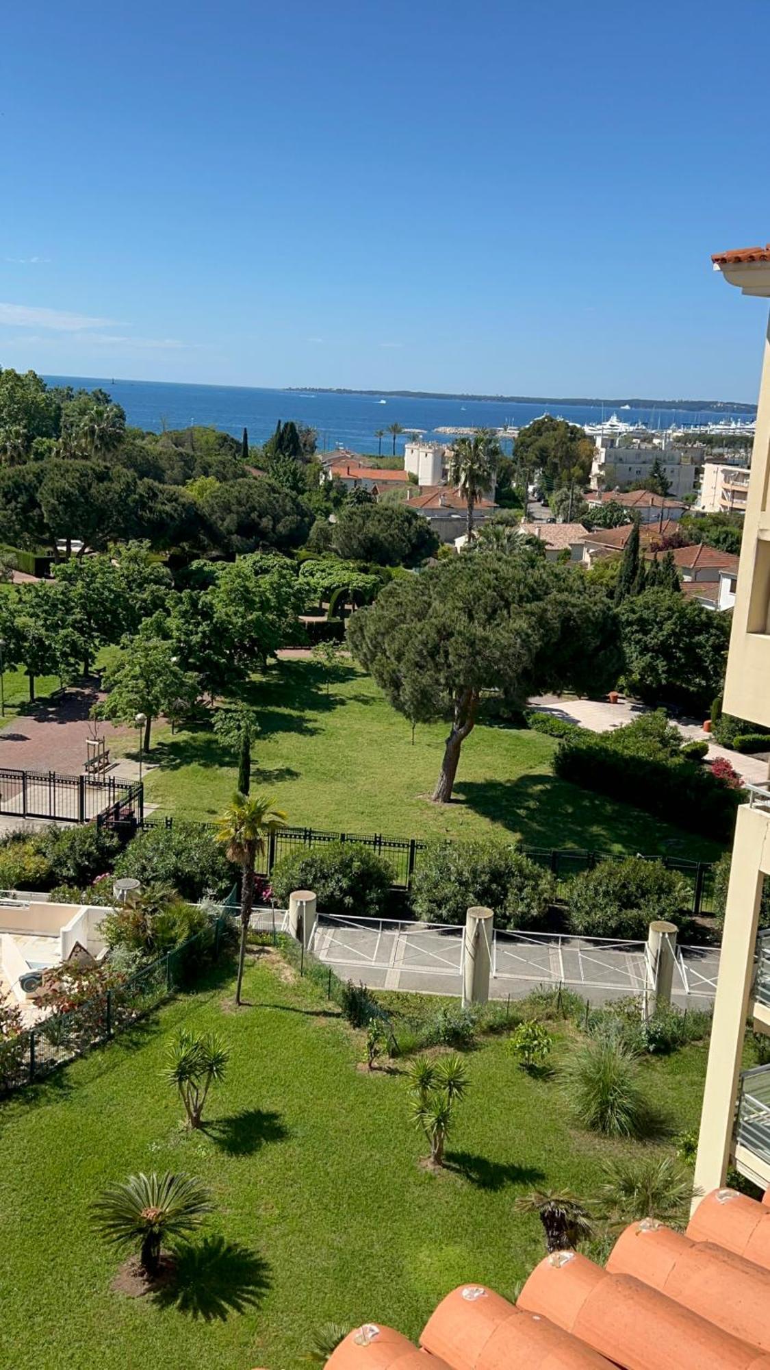 Duplex Villa Les Pins 89M2 Et Terrasse 30M2 Antibes Exterior photo